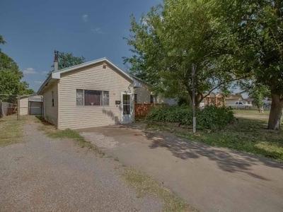 104 Barbour St, Moore, OK