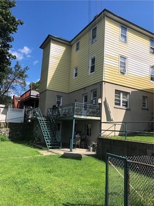 11 Hill Ter, Yonkers, NY
