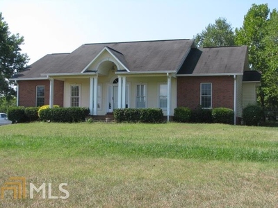 221 Country Crossing Dr, Summerville, GA
