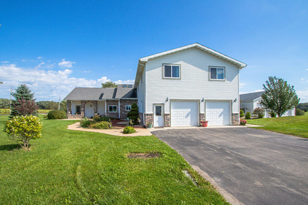 2940 Mealy Rd, Waterford, WI