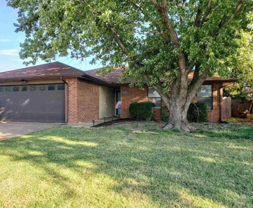 5814 Will Rogers Dr, Enid, OK