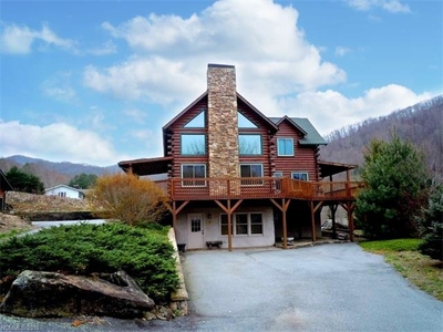 40 Holley Ln, Maggie Valley, NC