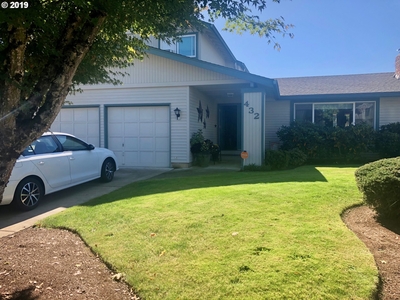 432 72nd St, Springfield, OR