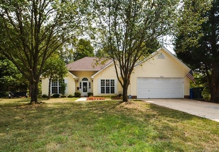 136 Canopy Ct, Mooresville, NC