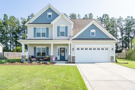 225 Maidstone Dr, Richlands, NC