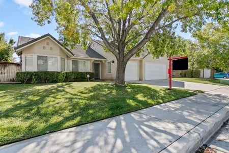 2768 Dearborn Ave, Palmdale, CA