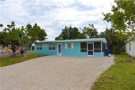 128 Hibiscus Dr, Fort Myers Beach, FL