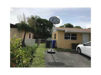 406 Sw 72nd Ave, North Lauderdale, FL