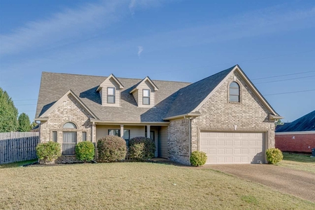 165 Mossy Springs Dr, Oakland, TN