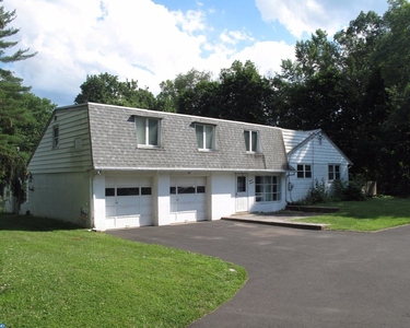 1619 Meetinghouse Rd, Warminster, PA