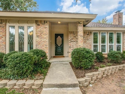 120 Inverness Dr, Roanoke, TX