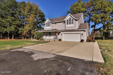 24 Country Club Rd, Mount Vernon, IL
