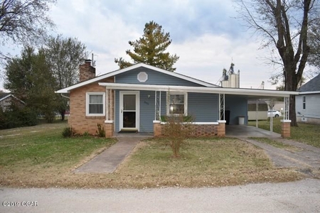 305 2nd St, Anderson, MO