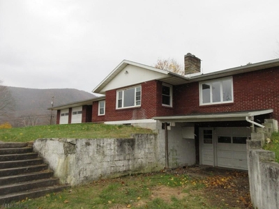 7263 Allegheny Rd, Manns Choice, PA