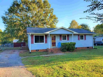 4 Ford Dr, Wellford, SC