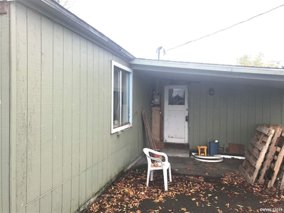 91 W 5th St, Halsey, OR