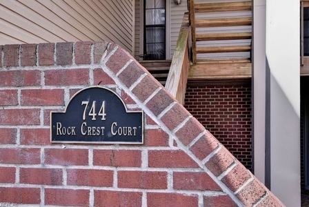 744 Rock Crest Ct, Newport News, VA