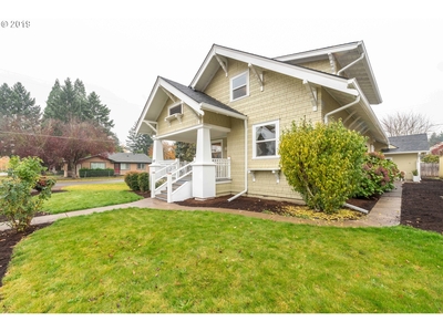 3327 4th St, Hubbard, OR