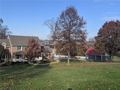 9051 Golf Course Rd, Sugarcreek, OH
