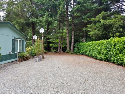 62196 Crown Point Rd, Coos Bay, OR