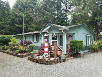 62196 Crown Point Rd, Coos Bay, OR