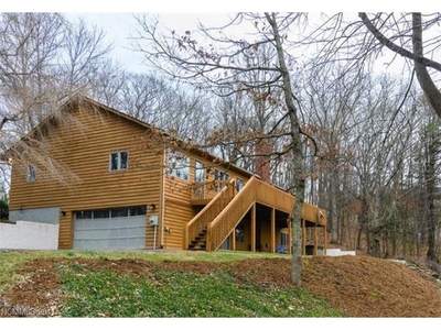 18 White Oak Forest Rd, Fairview, NC