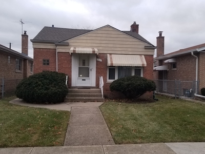 134 Frederick Ave, Bellwood, IL