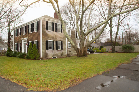 33 Pine Ave, Hyannis, MA