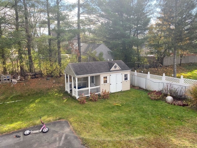 10 Red Oak Dr, Schenectady, NY