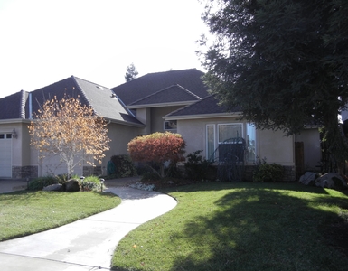 196 Old Line Ct, Exeter, CA