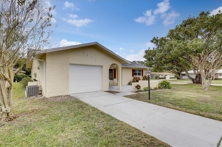 2950 Dundee Dr, Palm Harbor, FL