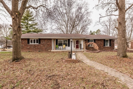 101 Middlegate Ln, Collinsville, IL