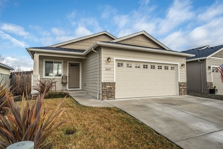 3647 Agate Mdws, White City, OR
