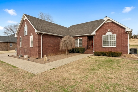 3605 Old Greenbrier Pike, Springfield, TN