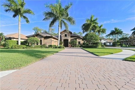 7726 Mickelson Ct, Naples, FL