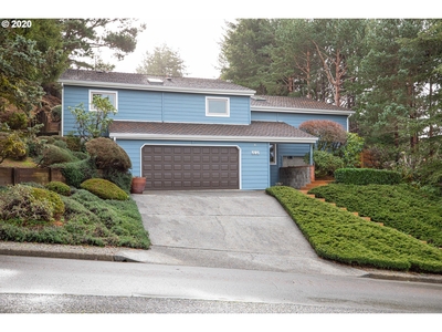 595 Date Ave, Coos Bay, OR