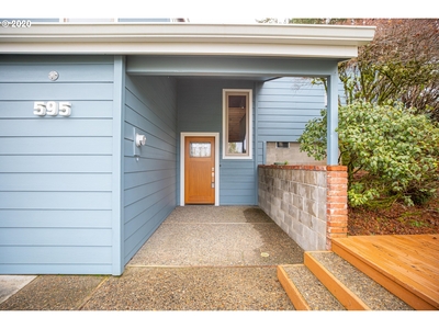595 Date Ave, Coos Bay, OR