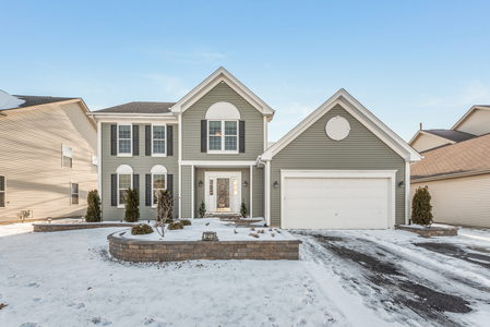 1215 Red Clover Dr, Naperville, IL
