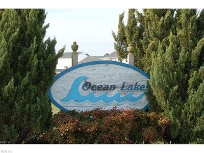 625 Ocean Lakes Dr, Virginia Beach, VA