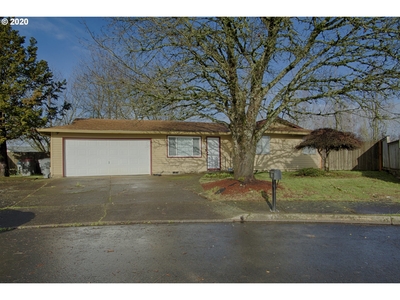 525 Ne 26th Ct, Mcminnville, OR