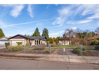 459 53rd Pl, Springfield, OR