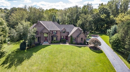 21 Fall Meadow Dr, Pittsford, NY