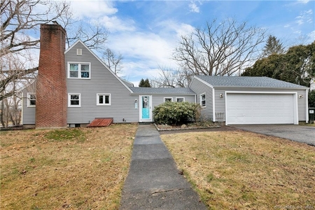 212 Stonehouse Rd, Trumbull, CT