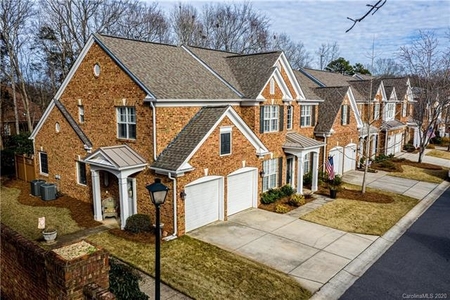 5309 Greenfield Commons Dr, Charlotte, NC