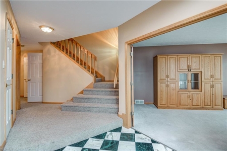 29192 Quail Run, North Olmsted, OH