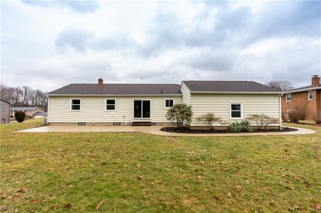 2444 Fairview Rd, Uniontown, OH
