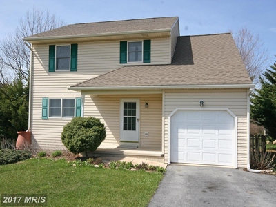 53 E Water St, Smithsburg, MD