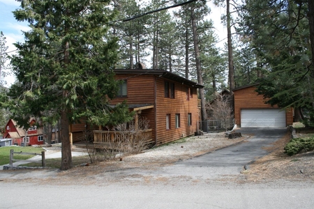5843 Spruce St, Wrightwood, CA