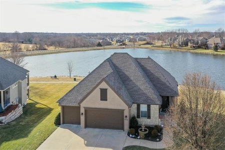 4216 Sw Duck Pond Dr, Lees Summit, MO