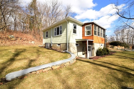 45 Lakeport Dr, Patterson, NY